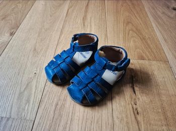 Sandales bleues Obaïbi p 20