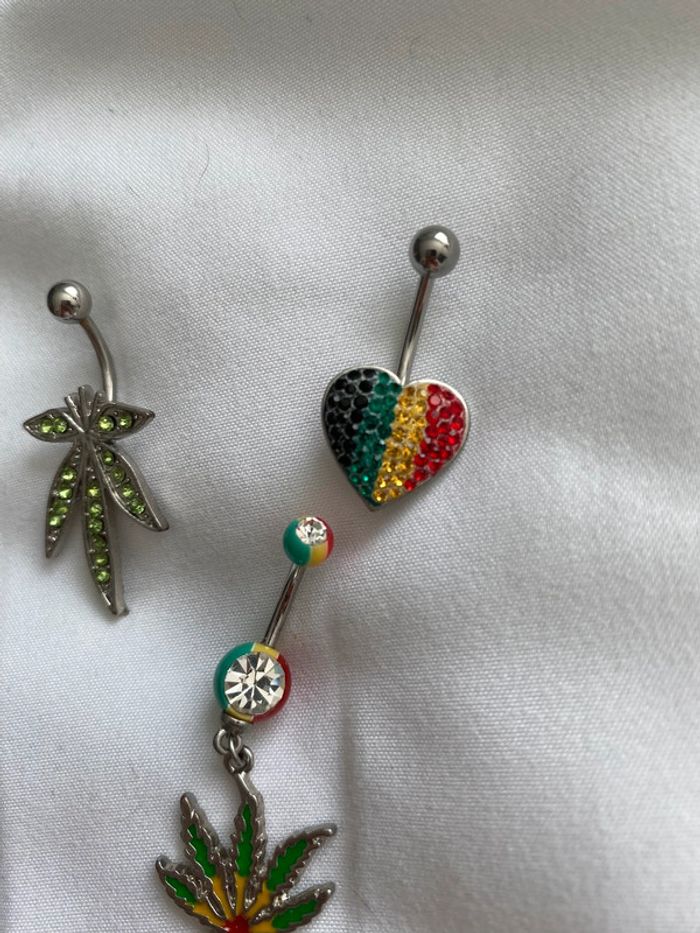 Piercing nombril - photo numéro 2