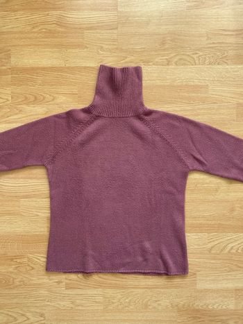Très joli pull a col roulé couleur violet taille m