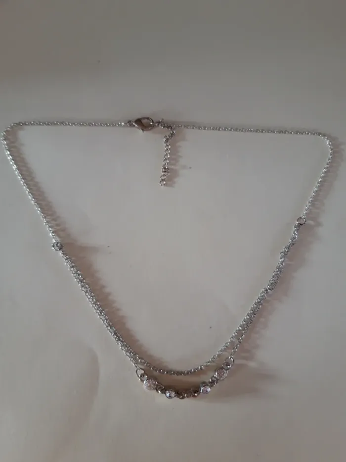 Collier fin double rang avec strass