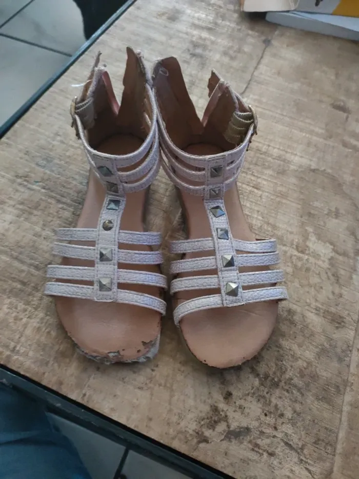 Sandales