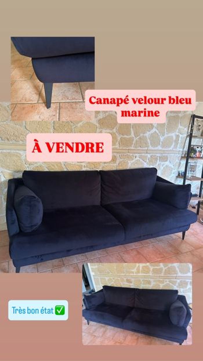 Canapé en velours bleu marine