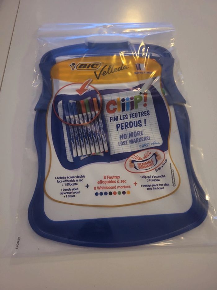 Ardoise velleda avec 8 feutres