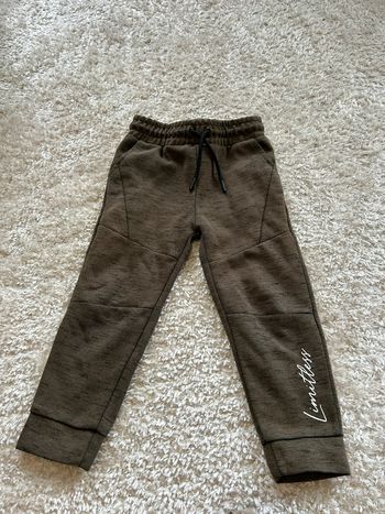 Jogging kaki • Primark • taille 3/4 ans