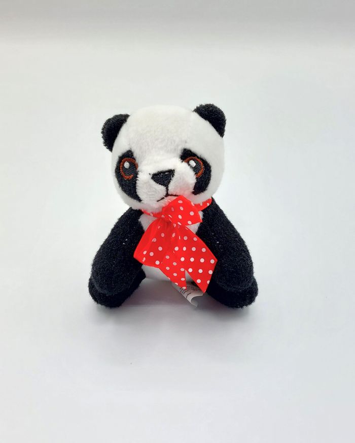 Mini peluche bébé ours panda noir blanc COTTON BLUE 11 cm nœud rouge à pois