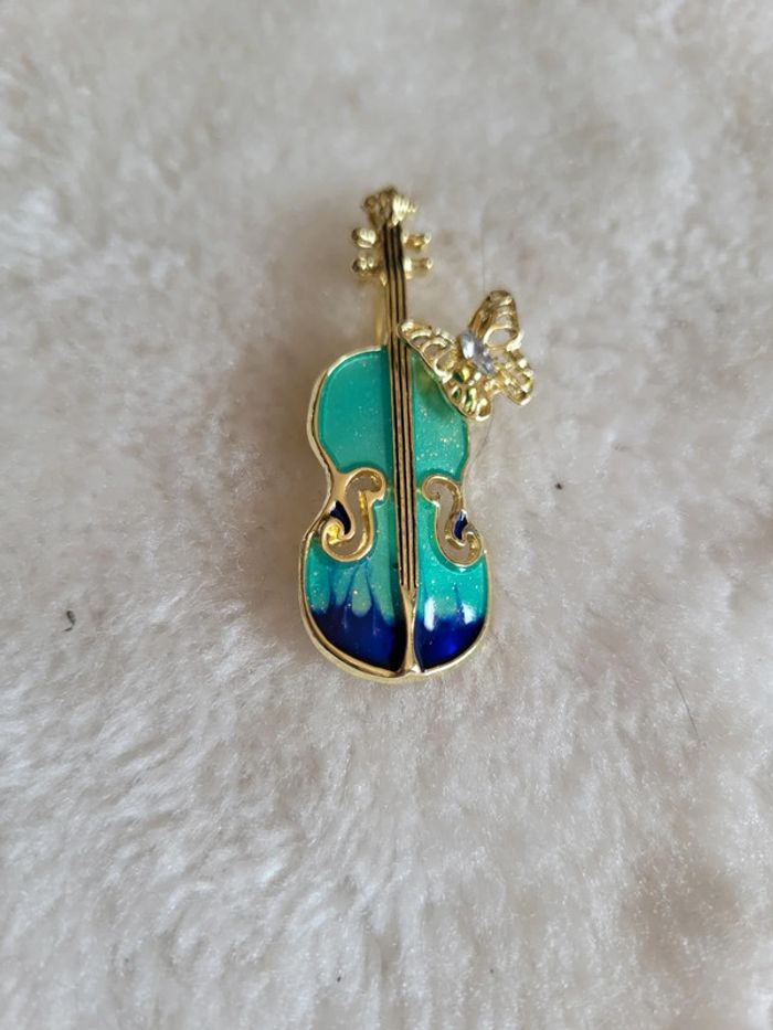 Broche violon et papillon