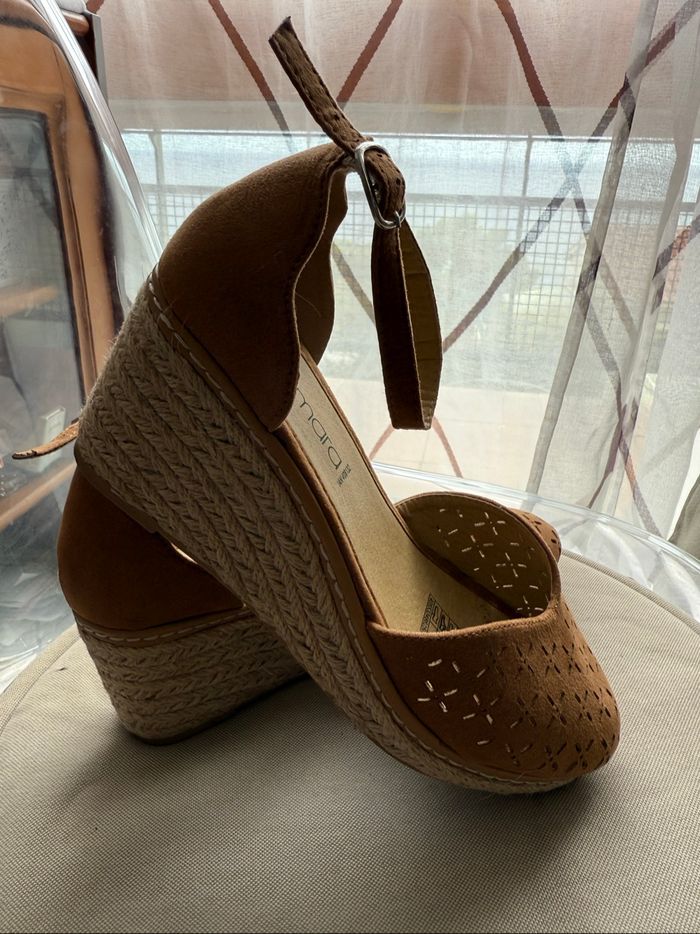 Escarpins compensés espadrilles à brides chevilles  Portés une heure  Couleur cognac effet daim - photo numéro 10