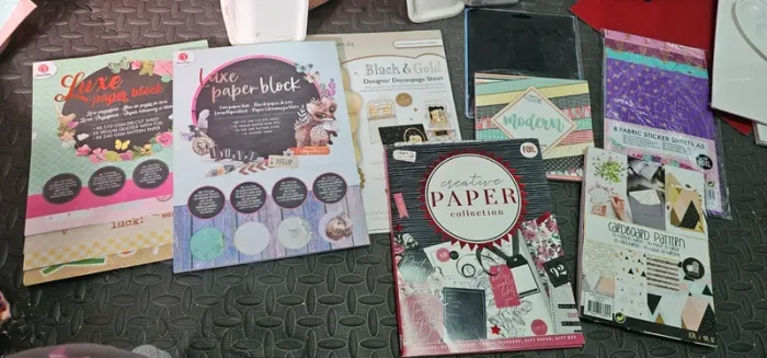 Bloc de feuilles et de papier de création - photo numéro 1