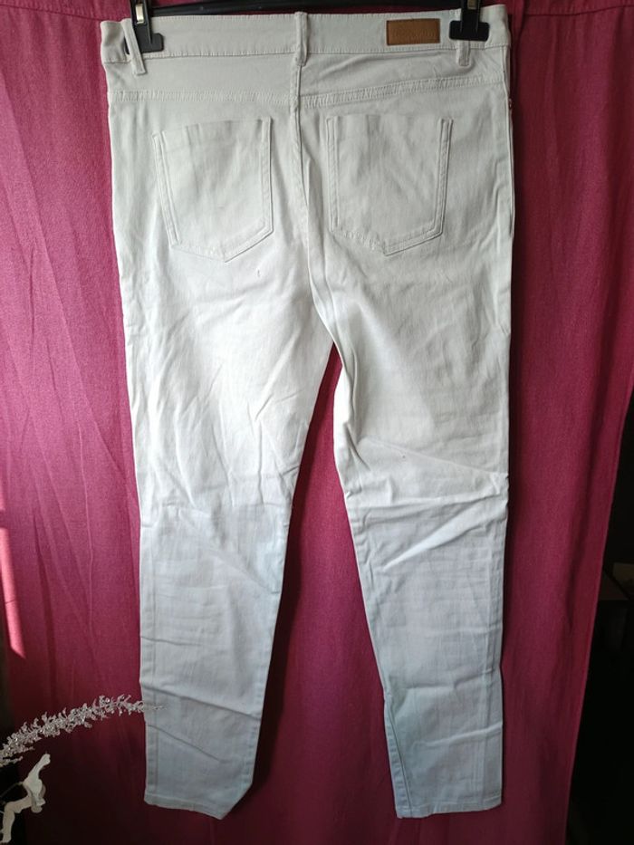 Jeans taille 42 de chez Gémo très peu porté - photo numéro 2