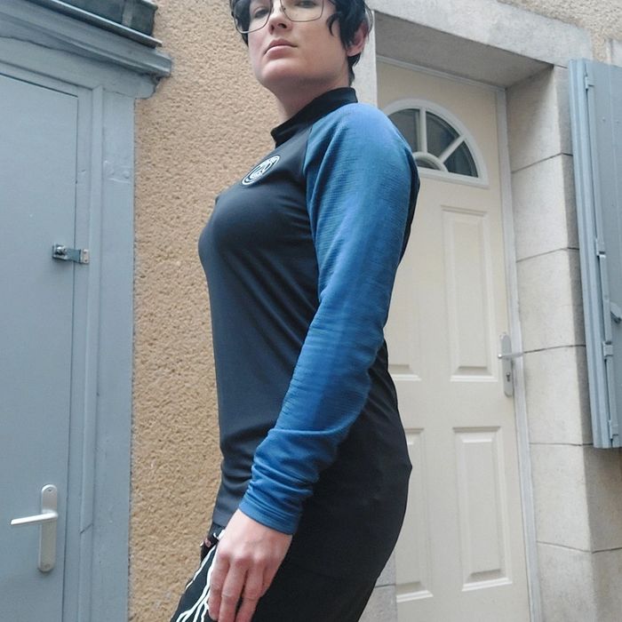 Magnifique maillot de sport S - photo numéro 2