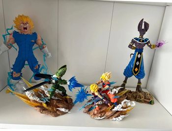 Figurine dragon ballz sangoku vs cell