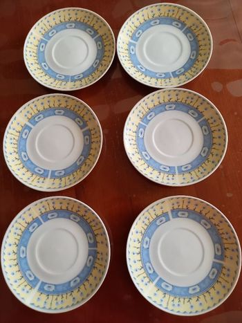 Lot de 6 sous tasses bleues et jaunes