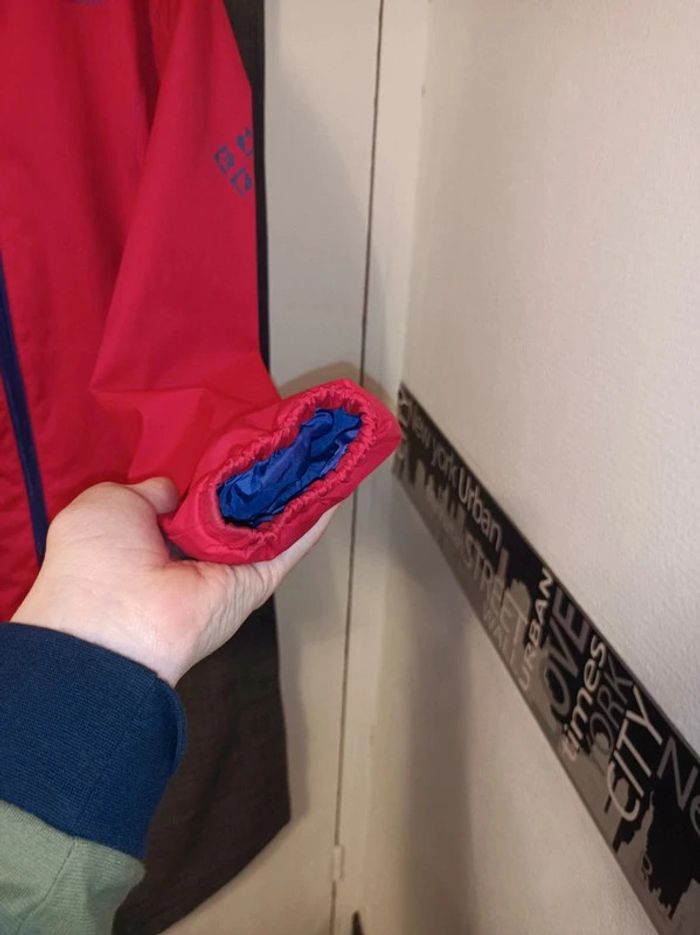 Coupe vent / veste (pluie) Quechua fille taille 14 ans en excellent état - photo numéro 5