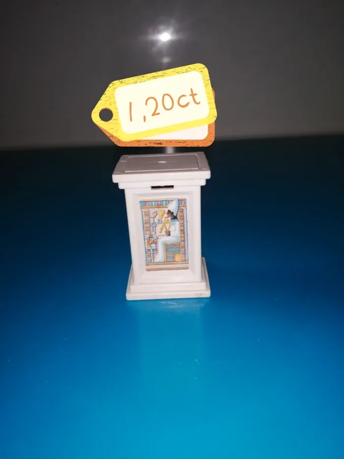 Thème* accrssoire / momie - urne - buste - drapeau - photo numéro 4