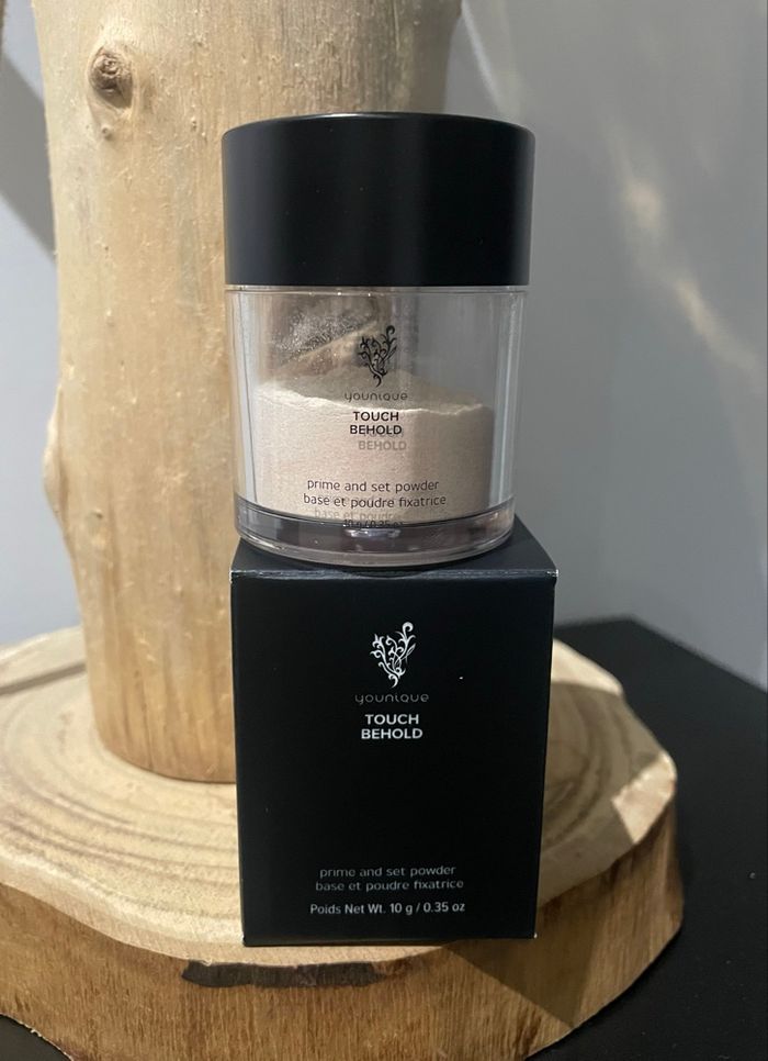 Base et poudre fixatrice Be hold Younique - photo numéro 3