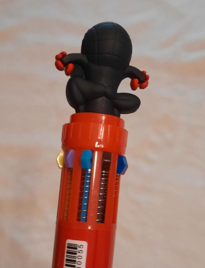1 stylo multicouleurs Spiderman - photo numéro 9
