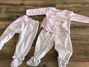 Pyjama 1 haut + 2 bas 9 mois In extenso