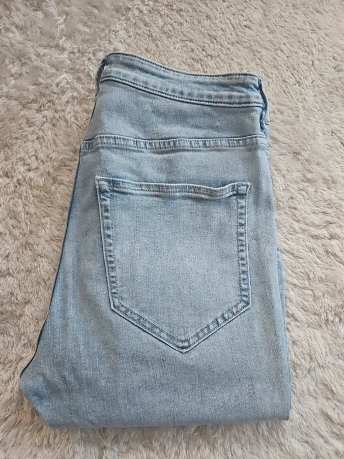 Jean skinny troué