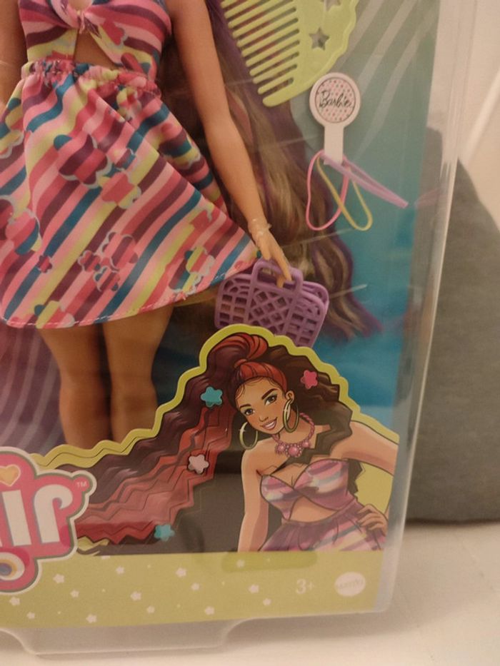 Barbie Mattel curvy ultra chevelure - photo numéro 3