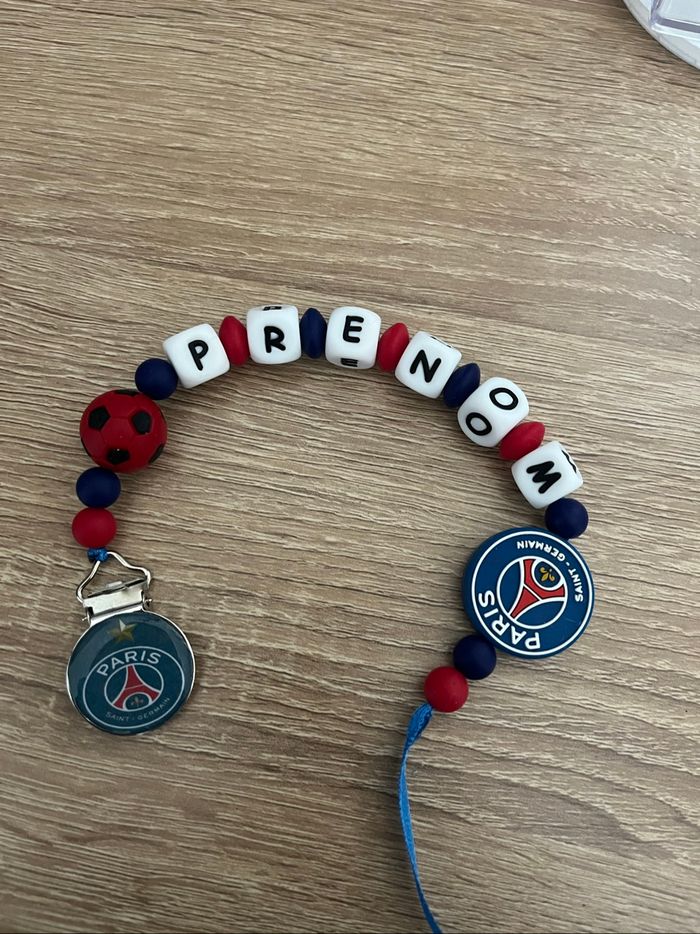 Attache tétine PSG
