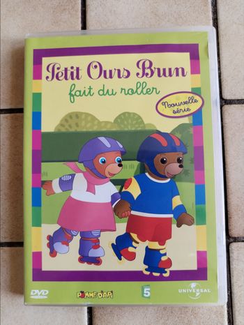 DVD Petit ours brun fait du roller 