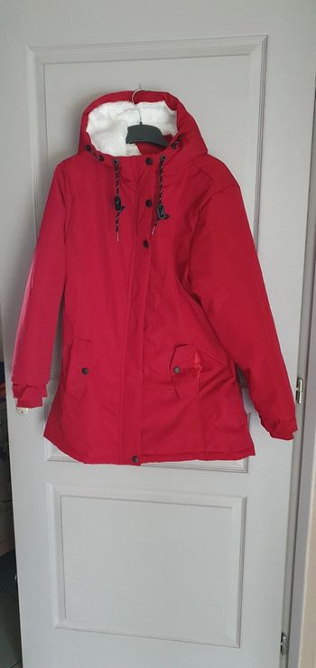 Belle parka toute neuve
