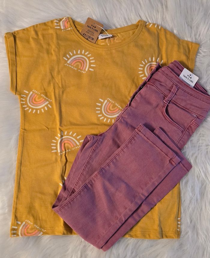 Neufs (non portés) 🏷😍🤩🥰🩷ensemble teeshirt mc et pantacourt en jeans 8 ans fille 😍🥰🩷 - photo numéro 2