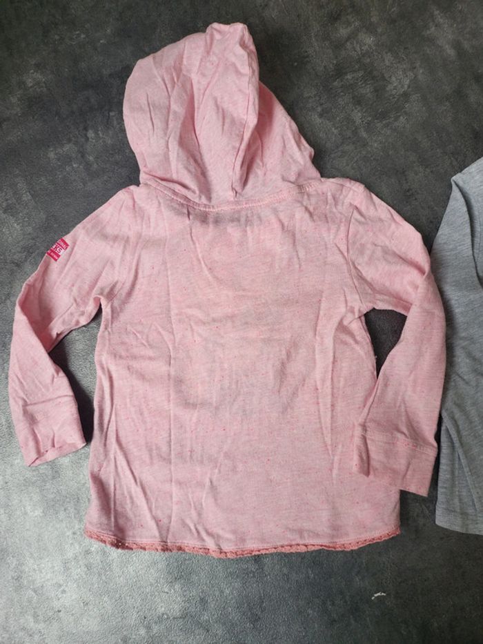 Lot 2 t-shirts manches longues fille 4 ans très bon état - photo numéro 9