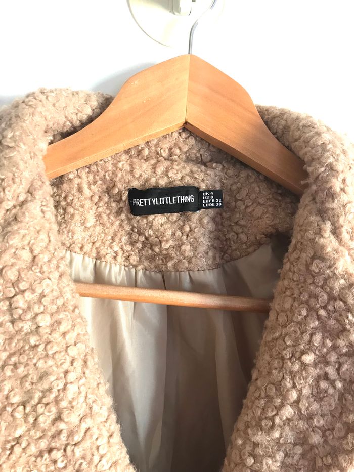 Manteau PrettyLittleThing beige effet bouclettes taille 40/42 - photo numéro 3