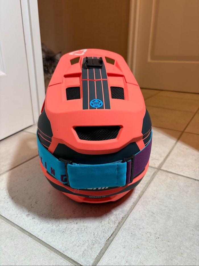 Casque intégral de vélo - photo numéro 4