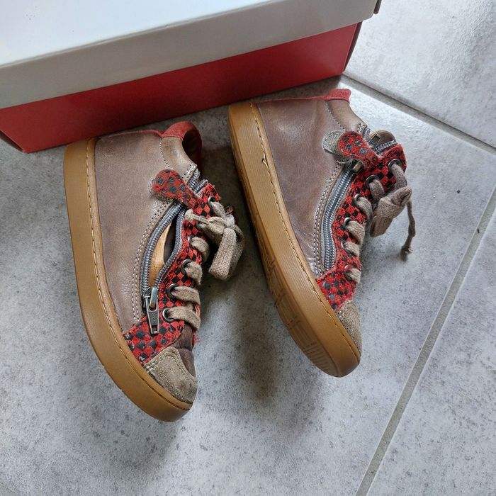 Chaussures shoopom marron et rouge garçon pointure 26 - photo numéro 2