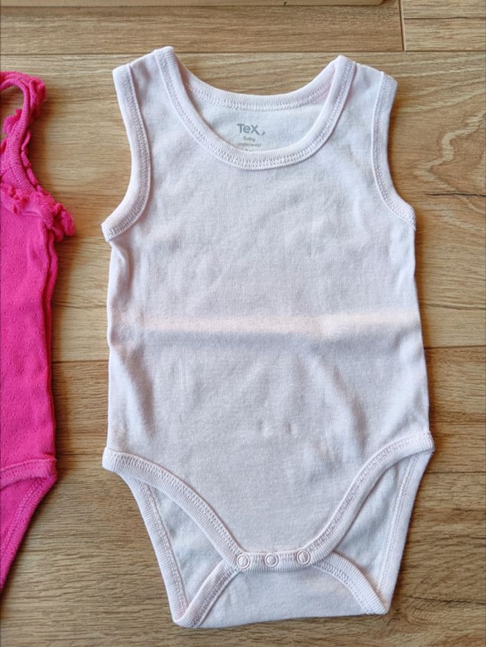 Lot de deux bodies sans manches - photo numéro 2