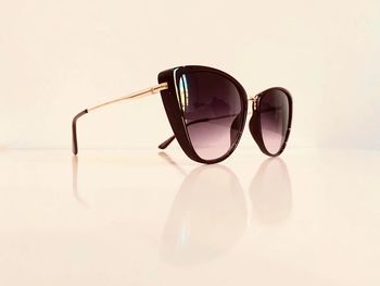 Lunette de soleil femme cats bordeaux et dorée verres dégradés UV protection catégorie 3