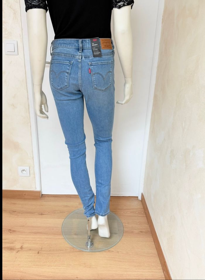 Jean Levi’s 711 Skinny – Taille 28/32 – bleu clair – Neuf avec étiquette - photo numéro 10