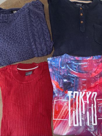 Lot de 4 vêtements homme taille S en très bon état