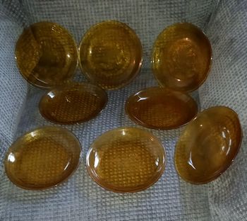 Lot 8 assiettes à dessert mi-creuse vintage verre givré opaque marron