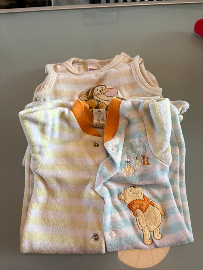 Deux pyjamas Disney Winnie