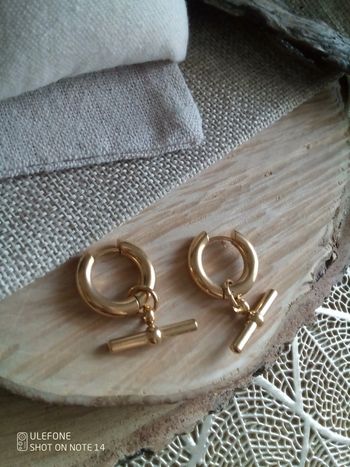 Petites créoles T acier inoxydable