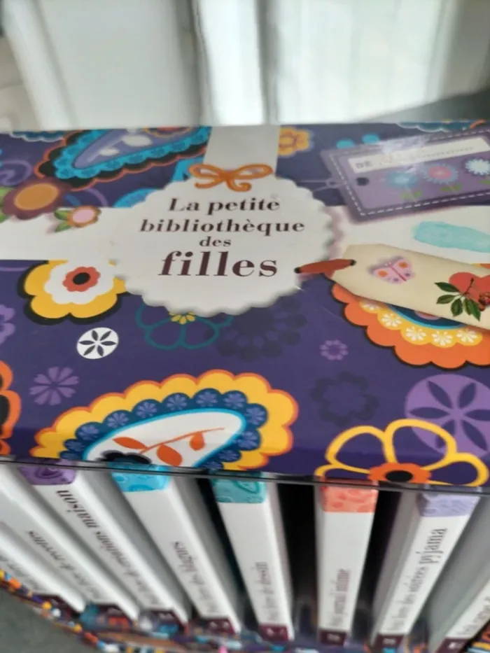 Coffret la petite bibliothèque des filles - photo numéro 4