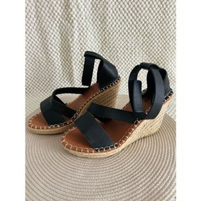 Chaussures compensées noires taille 38 Moa