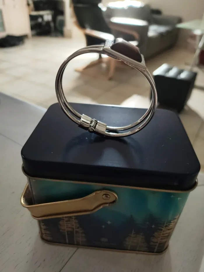 Bracelet rigide argenté avec cadran carré marron - photo numéro 2