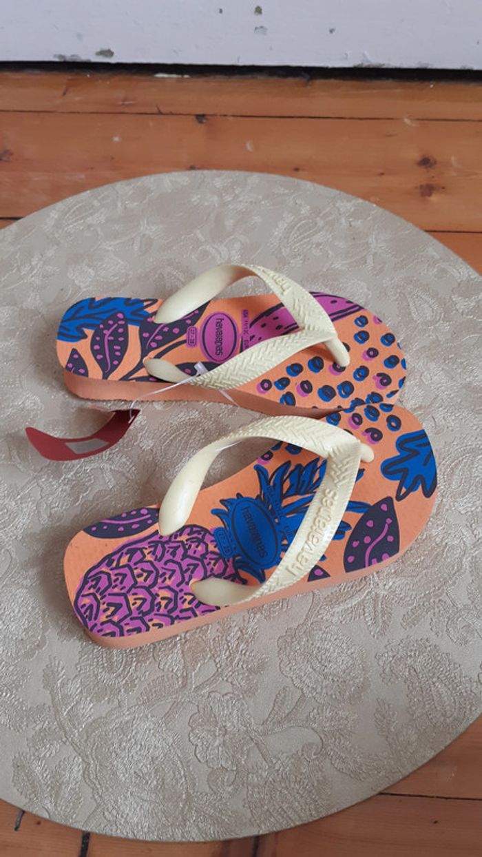 Tong fille / Havaianas pointure 27/28 - photo numéro 2