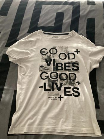 Tee-shirt Good + Vibes + Good + - Lives +