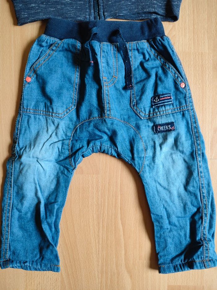 Lot tenue pantalon sarouel Denim doublé + sweat zippé à capuche Creeks en 18M - photo numéro 2