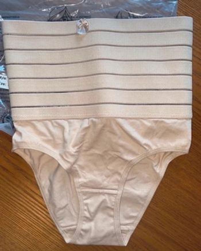 Culotte gainante taille haute