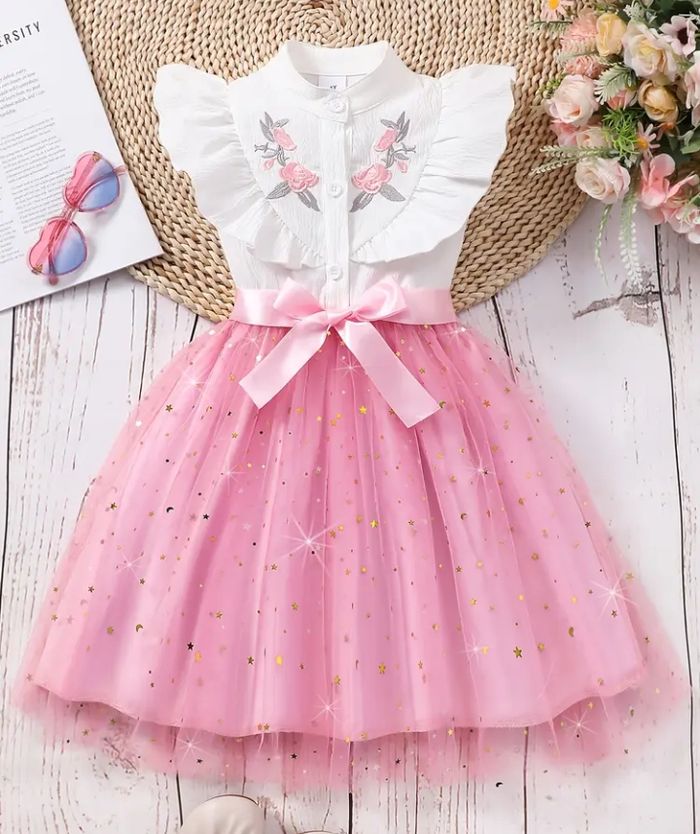 Belle robe jupe en tulle 7 ans neuf