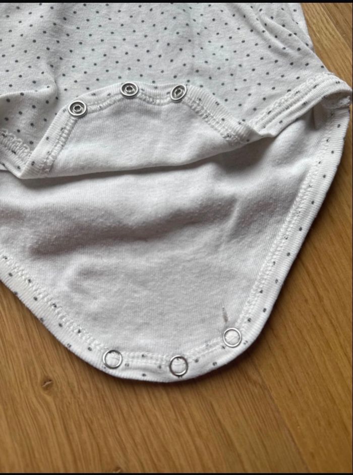 Lot de 2 body filles 12 mois petit Bateau - photo numéro 4