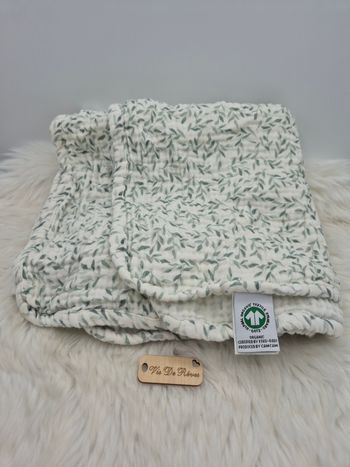 Couverture plaid Mousseline de coton Camcam Copenhague imprimé feuilles vertes OCS Green leaves