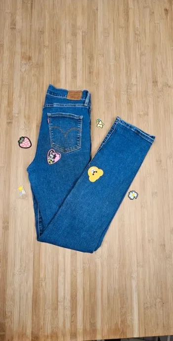 Levi's droit T:38 + 1 patch offerts