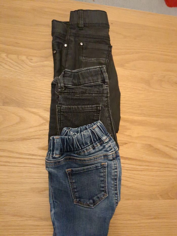Lot 3 jeans